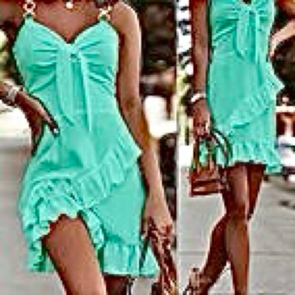 🆕Elegant Turquoise Ruffle Dress with Lace accents. Size L. NWT.